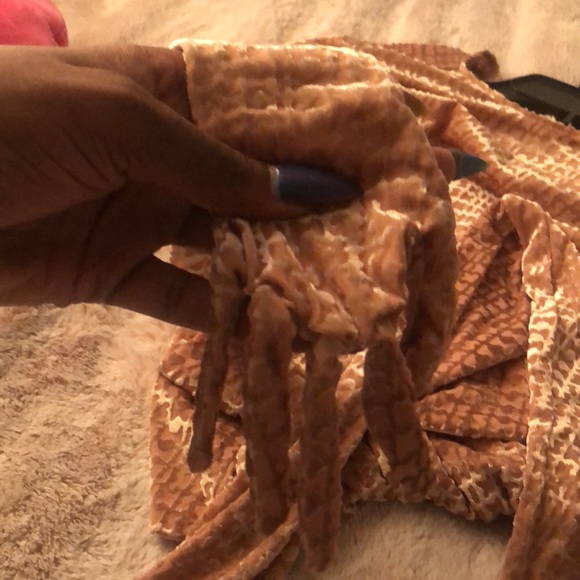 Skims bodysuit with stirrups and hand gloves - Picture 5 of 7